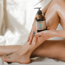 Load image into Gallery viewer, Pitta Body Oil | Cooling Ayurvedic Abhyanga Oil for Sensitive Skin - Peakly