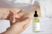 Load image into Gallery viewer, Lavender Body Oil, Natural Moisturizing Body Oil - Peakly
