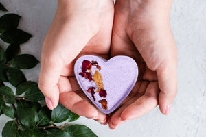 Set of 5 Heart Shaped Shower Steamers Package - in a Gift Box - Can be personalized - Peakly