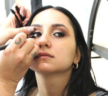 Load image into Gallery viewer, Retractable Pencil Eyeliner - Peakly
